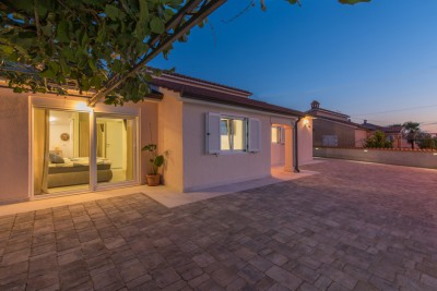 House with swimming pool near Poreč 34