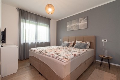 Kuća s bazenom, uređenim dvorištem i pogledom na more 20