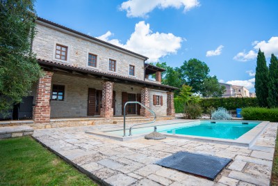 Šarmantna istarska vila s bazenom i mediteranskim vrtom 2