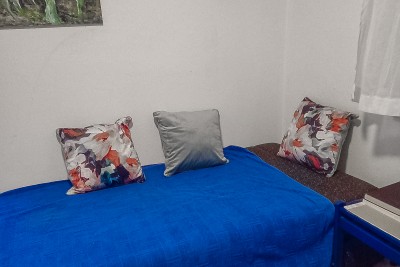 Apartma v prvem nadstropju s tremi spalnicami, 800m od morja 4