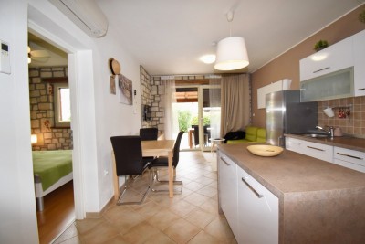 Ground floor apartment with swimming pool and tennis court 5