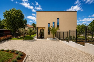 U blizini Poreča – moderna vila s bazenom i luksuznim uređenjem 27