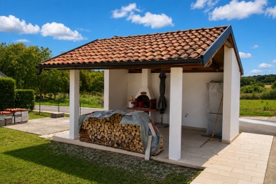 Poreč nei dintorni – ampia casa con 3 appartamenti, grande giardino e potenziale per piscina 9