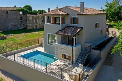 Buje okolica – elegantna kuća s bazenom i panoramskim pogledom 13