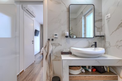 Poreč okolica | Moderna vila s bazenom i krovnom terasom | 168 m² | Novogradnja 2023 32