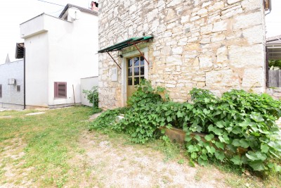 OPPORTUNITY! Stone Istrian house with 4 bedrooms 17
