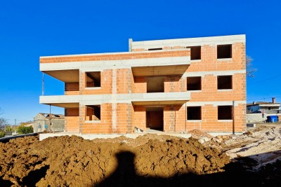 Appartamento con ampio cortile al piano terra di una nuova costruzione, a 7 km da Parenzo - nella fase di costruzione 3