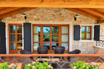 Poreč okolica, predivna kamena vila sa velikim vrtom 30