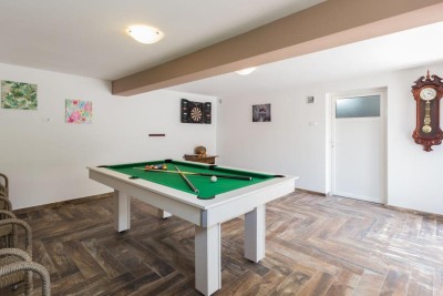 Prekrasna vila sa velikom okućnicom 20
