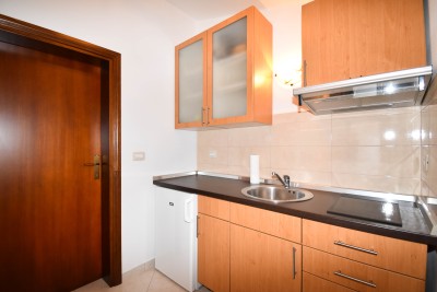 Poreč nei dintorni – ampia casa con 3 appartamenti, grande giardino e potenziale per piscina 32