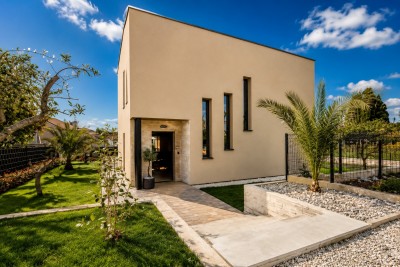 U blizini Poreča – moderna vila s bazenom i luksuznim uređenjem 26
