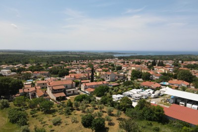 OPPORTUNITY! Istrian stone house with 2 apartments, yard and sea view 40