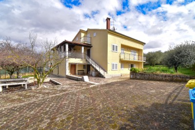 Gelegenheit!!! Haus mit 2 Wohnungen und Panoramablick auf das Meer 1