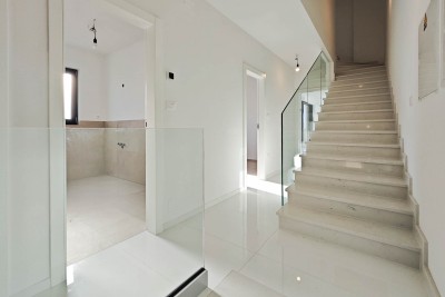 Luxury penthouse with its own entrance, roof terrace and phenomenal sea view 6