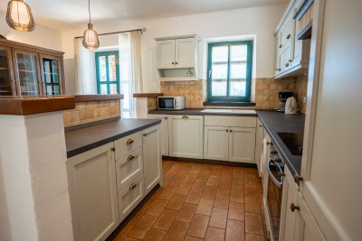 Istarska vila s bazenom, terasama i pogledom na more 13
