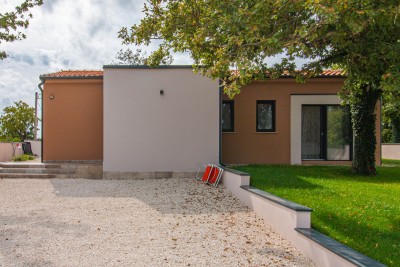 Svetvinčenat – Moderna pritličnica s bazenom, novogradnja 24