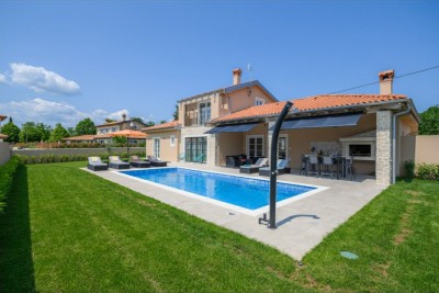 Una nuova confortevole villa con piscina, completamente attrezzata, non lontano da Rovigno