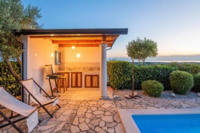 TOP A villa with a beautiful view of the sea and the countryside 3