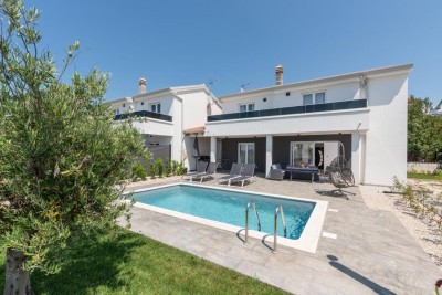 Voll ausgestattete Villa mit Pool und Meerblick in der Nähe von Poreč und dem Strand 2