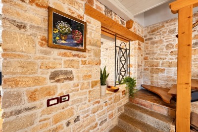 Poreč okolica, predivna kamena vila sa velikim vrtom 14