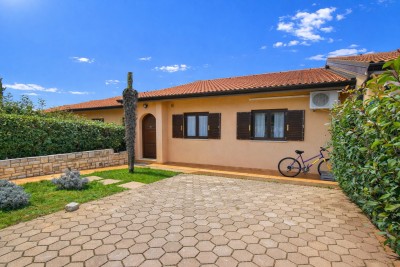 Kuća u nizu s fantastičnim panoramskim pogledom na more i zajedničkim bazenom 5