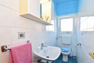 Investicijska prilika: kuća s građevinskim zemljištem za izgradnju 7 stanova, svega 700 m od mora 26