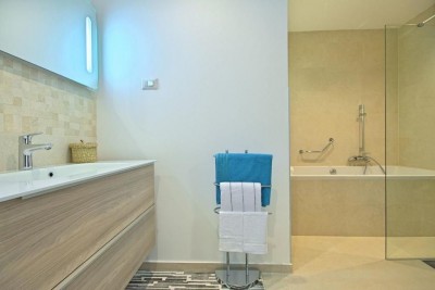 Luksuzna vila 600 m od mora 18