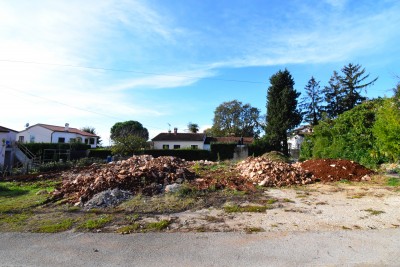 Building land with infrastructure in the immediate vicinity of the center of Poreč 3