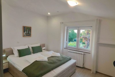 Umag okolica, dvojna kuća s dva odvojena stana i bazenom 4