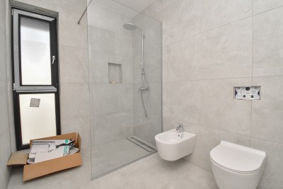 Moderna vila s štirimi spalnicami, le 3 km od središča Poreča - v fazi gradnje 22