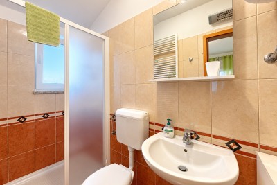 Novigrad – stan s velikom terasom, 500 m od mora 11