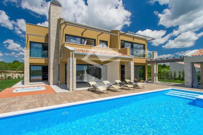 Magnificent designer villa 9