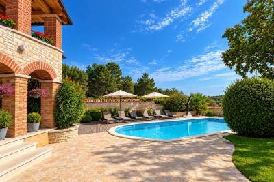 Poreč okolica, predivna kamena vila sa velikim vrtom 31
