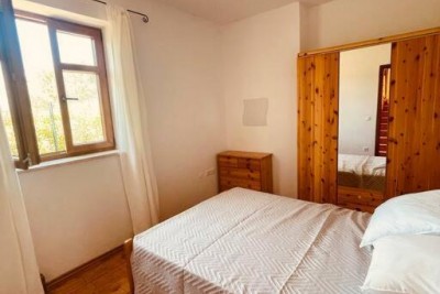 Prilika!!! Kamena kuća s bazenom i velikom okućnicom 24
