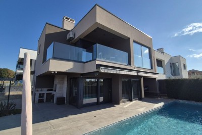 Luksuzna vila 600 m od mora