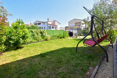Prostran stan u prizemlju s dvije spavaće sobe i vrtom od 150 m² 27
