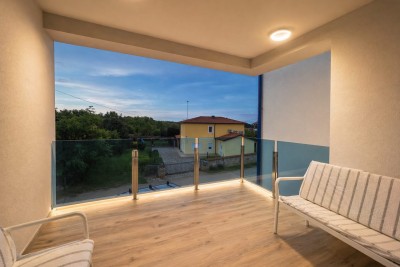 Luksuzan stan s pogledom na more svega 200 m od plaže 8