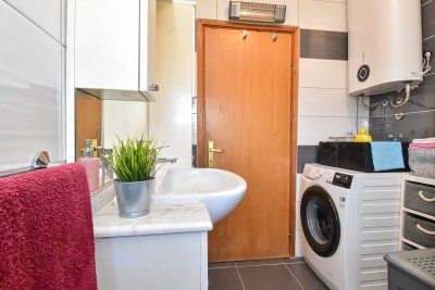 Investicijska prilika: kuća s građevinskim zemljištem za izgradnju 7 stanova, svega 700 m od mora 29