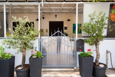 Novigrad area, stone terraced house 800 m from the sea 28