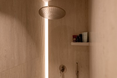 Casa familiare con ampio terreno edificabile in una zona tranquilla vicino a Parenzo 26