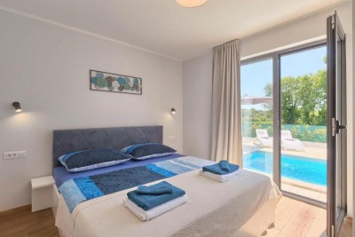 Novigrad okolica, kuća s bazenom u prirodi 8km od mora 7