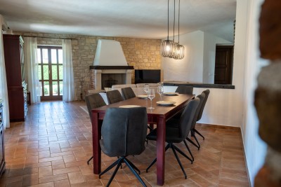 Šarmantna istarska vila s bazenom i mediteranskim vrtom 10