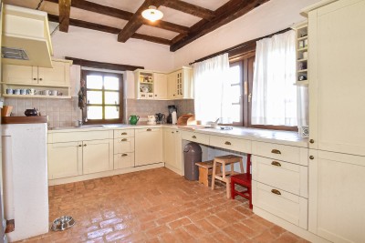 Autentica villa in pietra istriana con vista panoramica 16