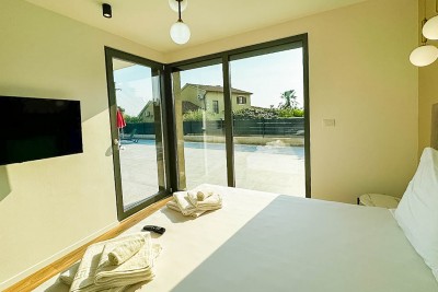 OPPORTUNITÀ!!! Lussuoso appartamento con piscina e vista mare, completamente arredato 8