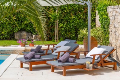 Luksuzna samostojeća vila s bazenom, wellness prostorom i uređenom okućnicom 41