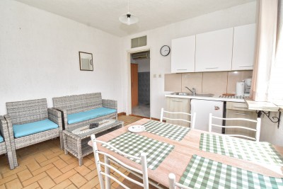 Šarmantna kamena kuća s pomoćnim objektom na prostranom zemljištu 11