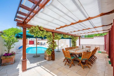 Rovinj area - two renovated stone houses with a pool 10