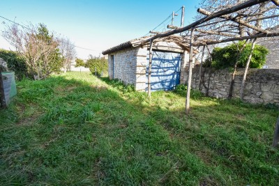 Affascinante casa in pietra istriana con cortile 4