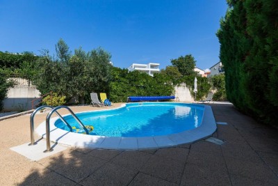 Novigrad – Dva apartmana u jednom stanu u zgradi s bazenom 10