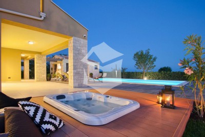 Magnificent designer villa 8